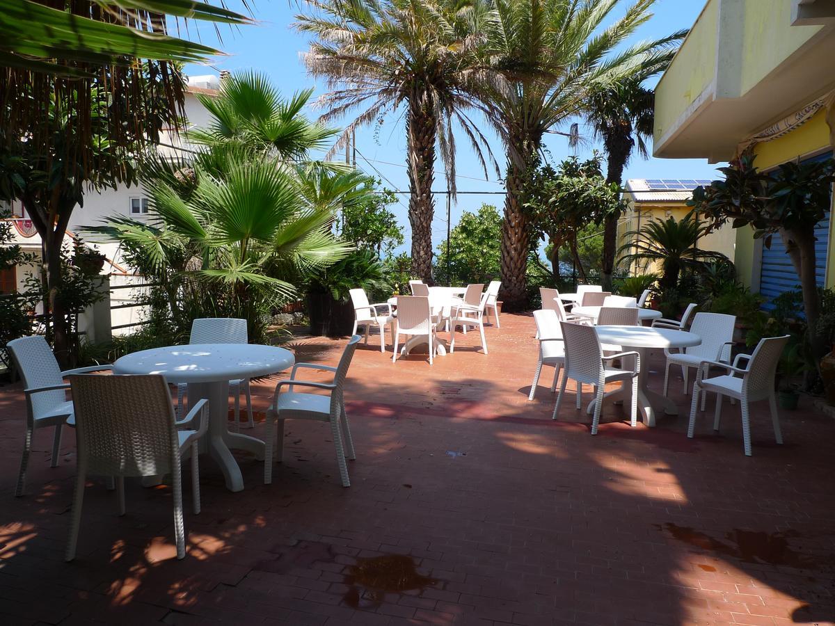 Hotel Alexander Santa Domenica  Exterior photo